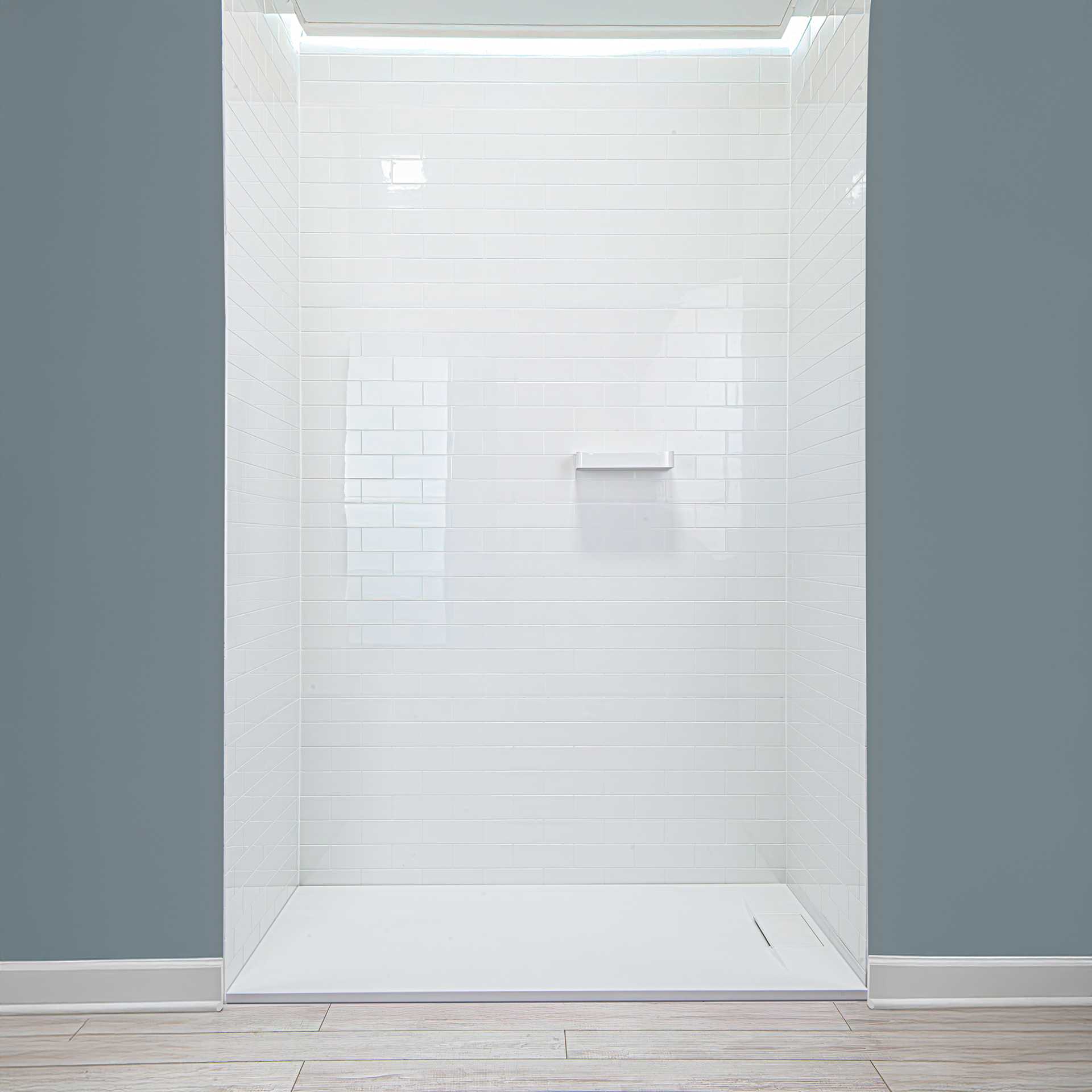 50% de descuento en el kit de 12 paneles de pared de ducha SMC de 36" x 60" x 96" - Shower Wall Panels 12 Piece acrylic shelf |