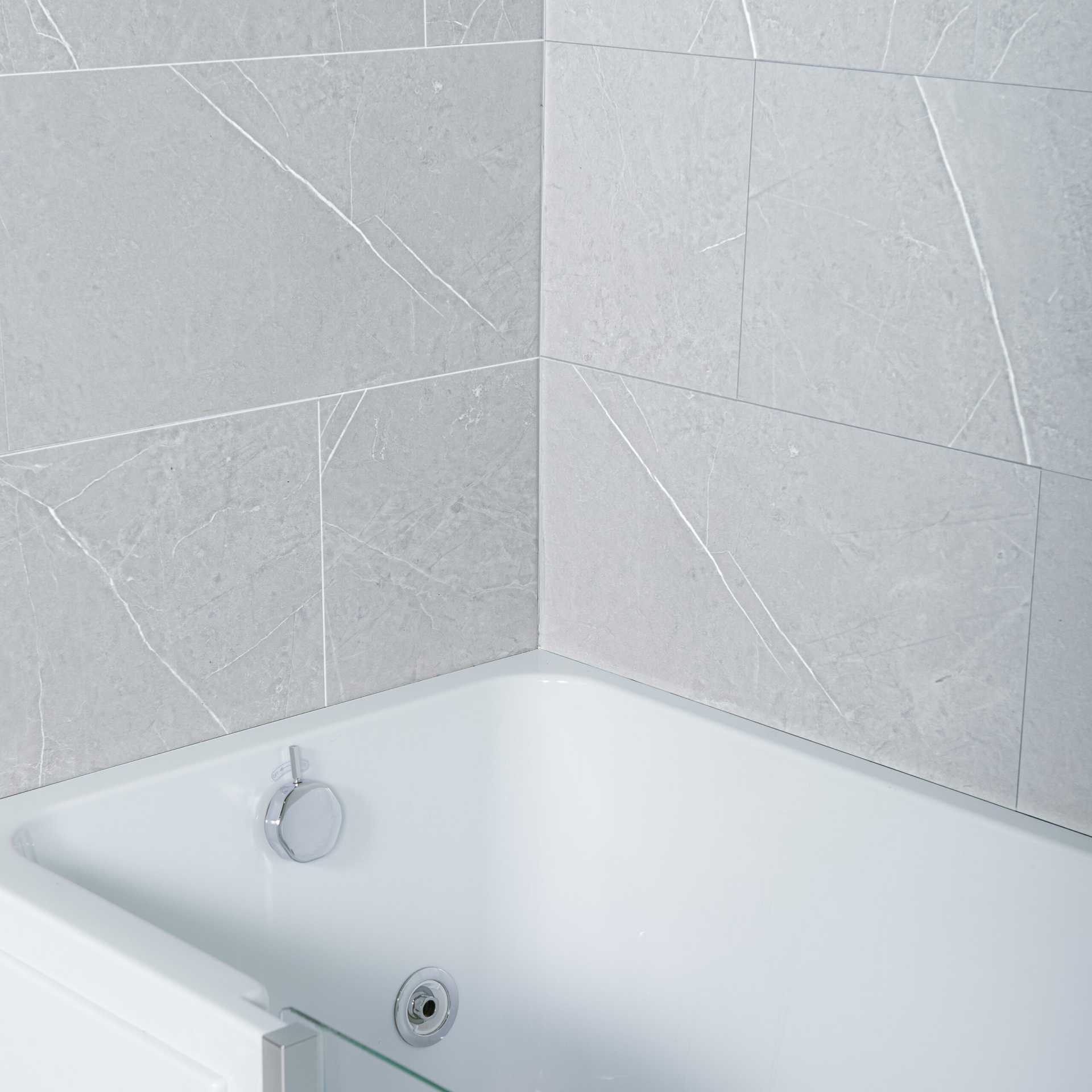Bañeras de acrílico inclinables - 1 shower tile and groove ellas bubbles scaled |
