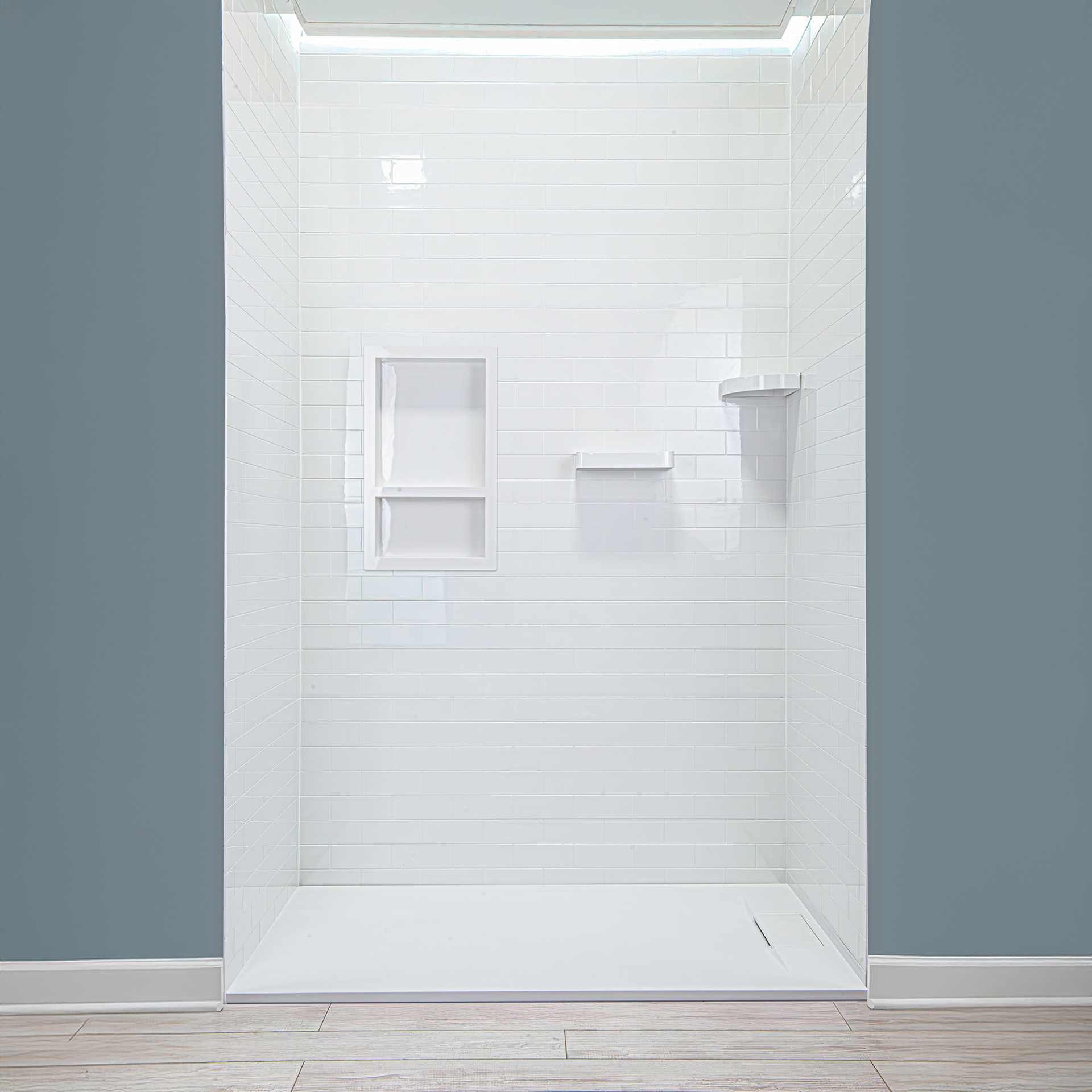 50% de descuento en el kit de 12 paneles de pared de ducha SMC de 36" x 60" x 96" - Shower Wall Panels 12 Piece niche acrylic shelf |